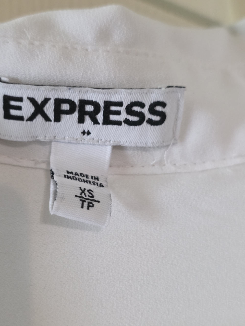 Express White Button-Up Blouse - Picture 2 of 5